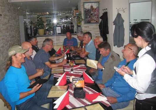 Russenkneipe mit richtiger Russin (?) und Bestellung auf Deutsch