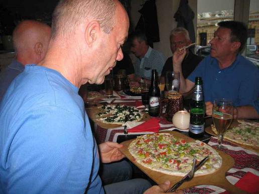 Wenns in der Russenkneipe Flammkuchen gibt, dann ist der Elsaß wohl jetzt russisch.