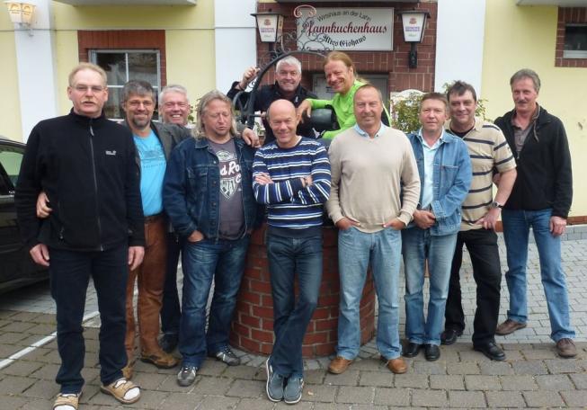 zugedröhnt - selbstherrlich - verschwenderisch