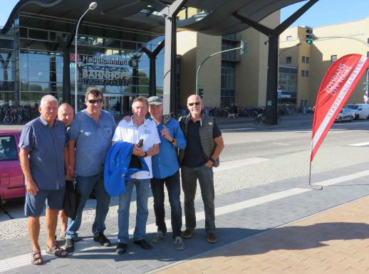 6 am Start - der Jürgen P. auf dem Weg, fast schon