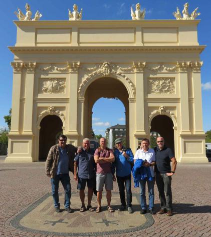 Nach dem Bus ist vor dem Tor