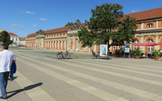 Leipzig hat nur ein Denkmal für den dt. Militarismus,  Potsdam ist eine ganze Stadt als Militarismus-Museum.